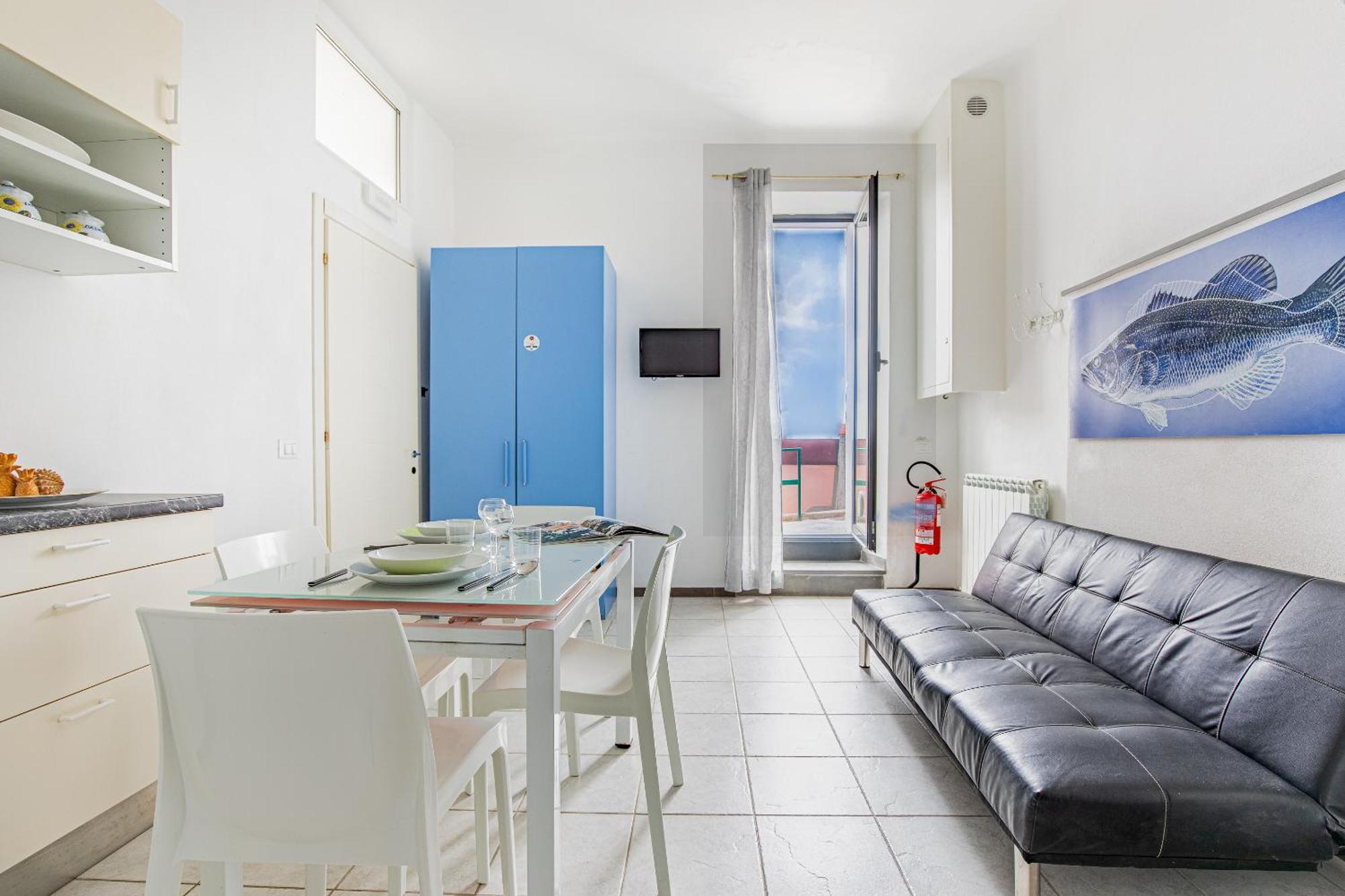 Pepita Apartment , Big Window To The Sea Манарола Екстериор снимка